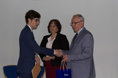 Wręczenie nagród przez dr. J. Pusza i dr inż. J. Wojturską,