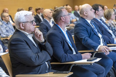 Goście i uczestnicy konferencji CZT Aeronet DL oraz Forum Współpracy Nauka-Gospodarka