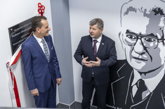 Od lewej: prof. PRz R. Zajdel, prof. P. Koszelnik, 