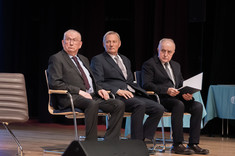 Od lewej: prof. K. Buczek, prof. J. Kluska, prof. A. Kowalczyk, 