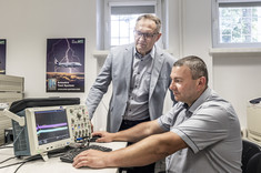 Prof. PRz G. Masłowski, dr inż. G. Karnas, 