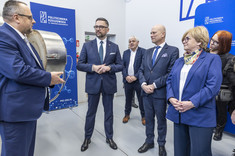 Wizyta ministra M. Kulaska w Laboratorium Wodorowym,